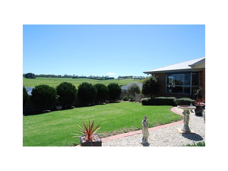 62 Stirling Drive, Lakes Entrance VIC 3909