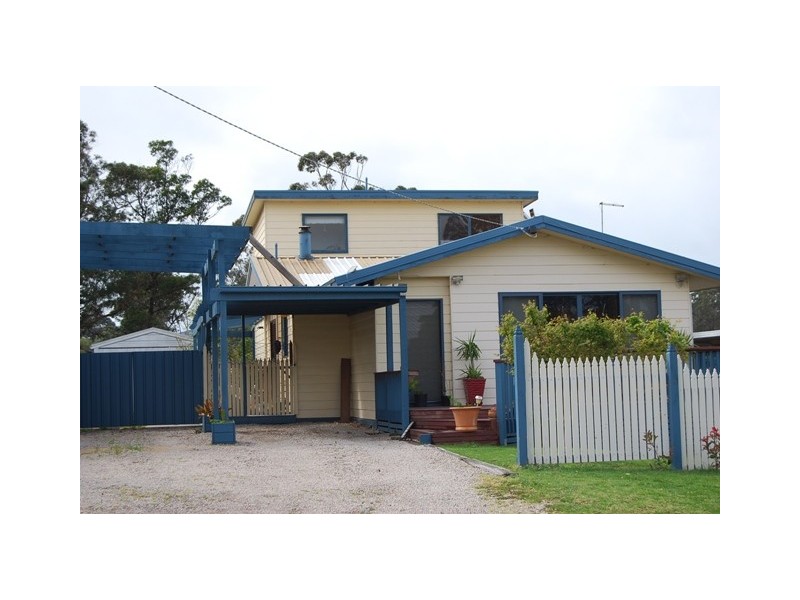 54 McCullough Street, Lakes Entrance VIC 3909