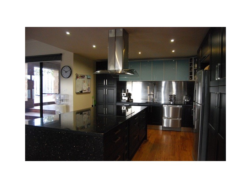 9 BungYarnda Court, Lakes Entrance VIC 3909