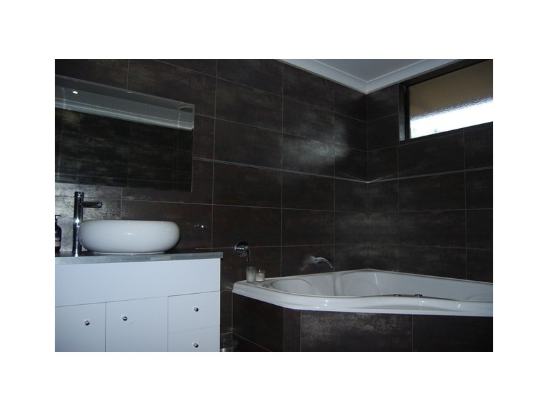 9 BungYarnda Court, Lakes Entrance VIC 3909