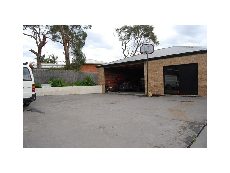 9 BungYarnda Court, Lakes Entrance VIC 3909