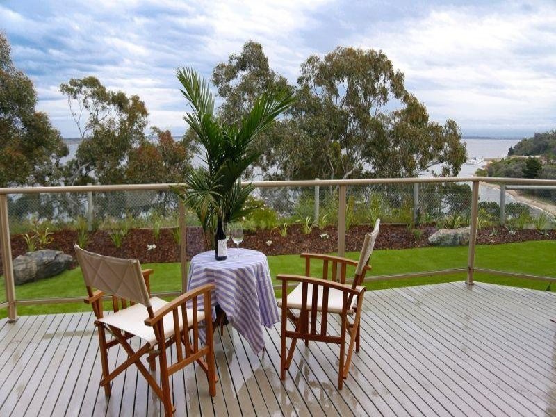 42 Leighton Bay Drive, Metung VIC 3904