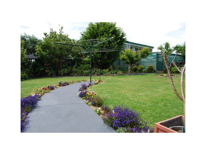 50 Nautilus Way, Lakes Entrance VIC 3909
