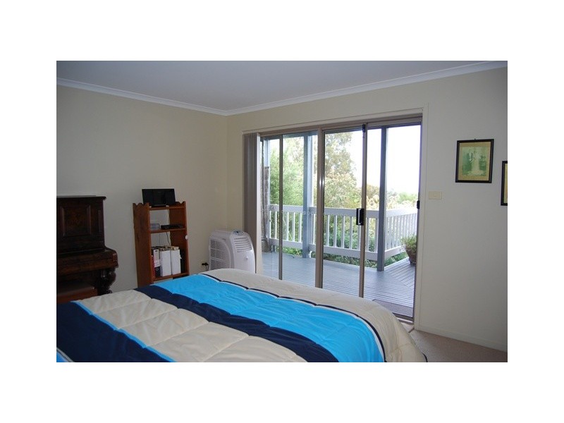 50 Nautilus Way, Lakes Entrance VIC 3909