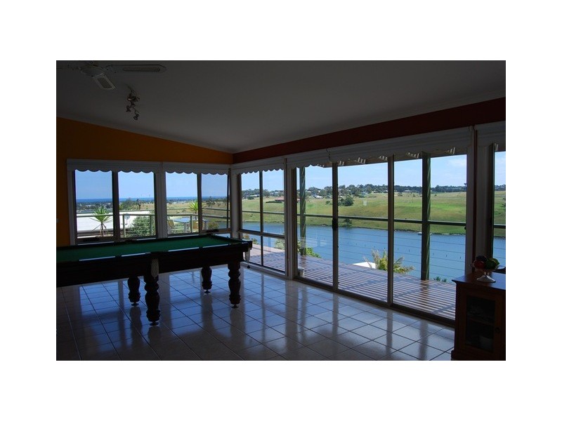 2 Bass Close, Lakes Entrance VIC 3909