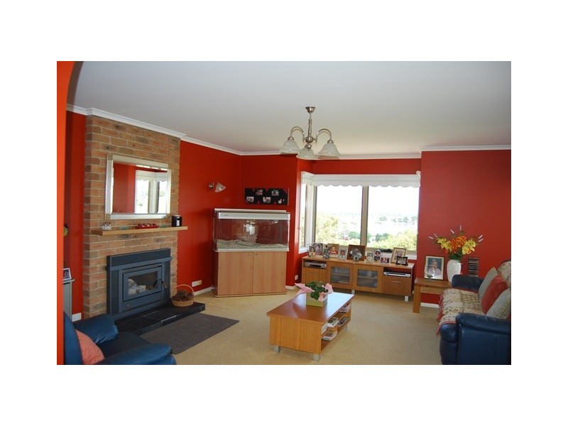 2 Bass Close, Lakes Entrance VIC 3909