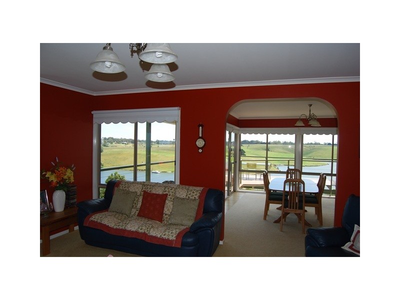 2 Bass Close, Lakes Entrance VIC 3909