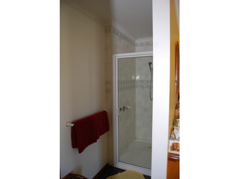 2 Bass Close, Lakes Entrance VIC 3909