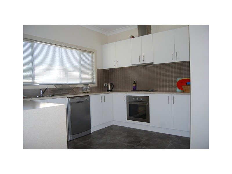 6 Foam Street, Lakes Entrance VIC 3909