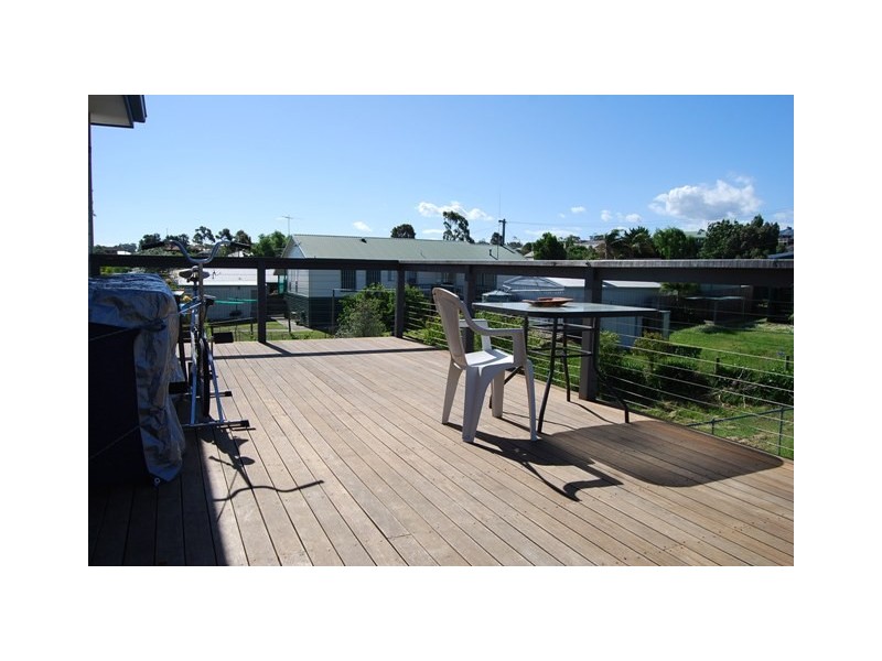6 Foam Street, Lakes Entrance VIC 3909