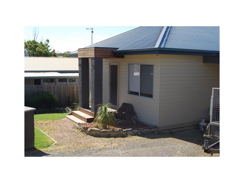 6 Foam Street, Lakes Entrance VIC 3909