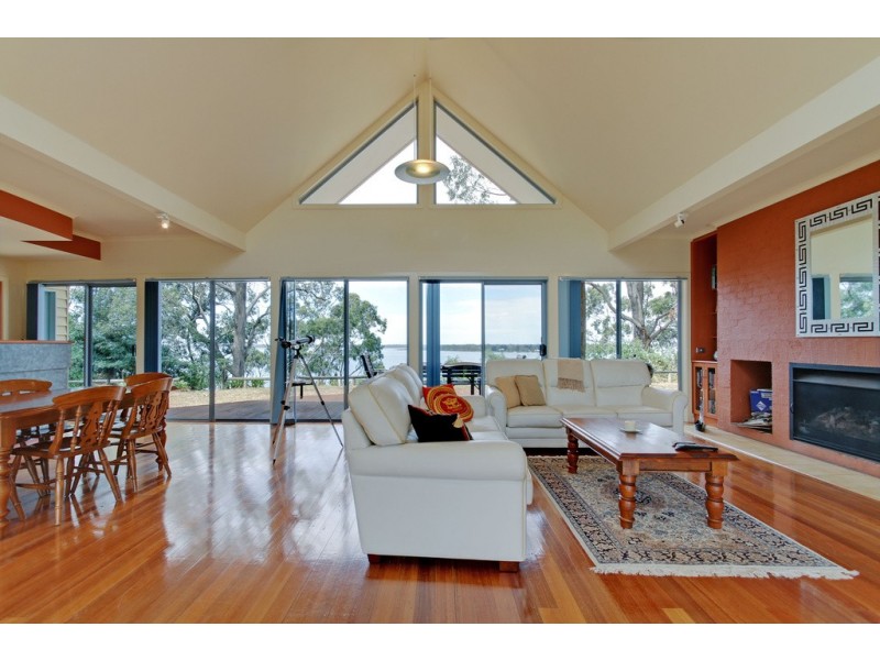 11 Bayview Court, Metung VIC 3904