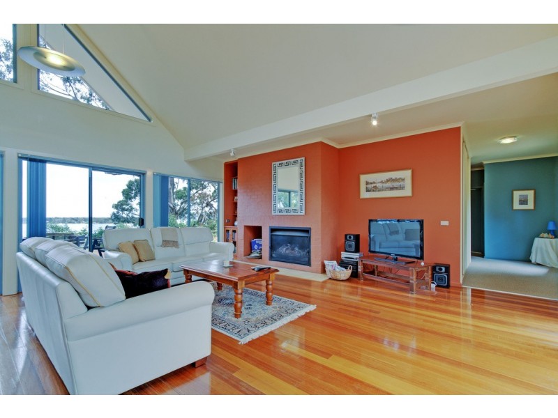 11 Bayview Court, Metung VIC 3904