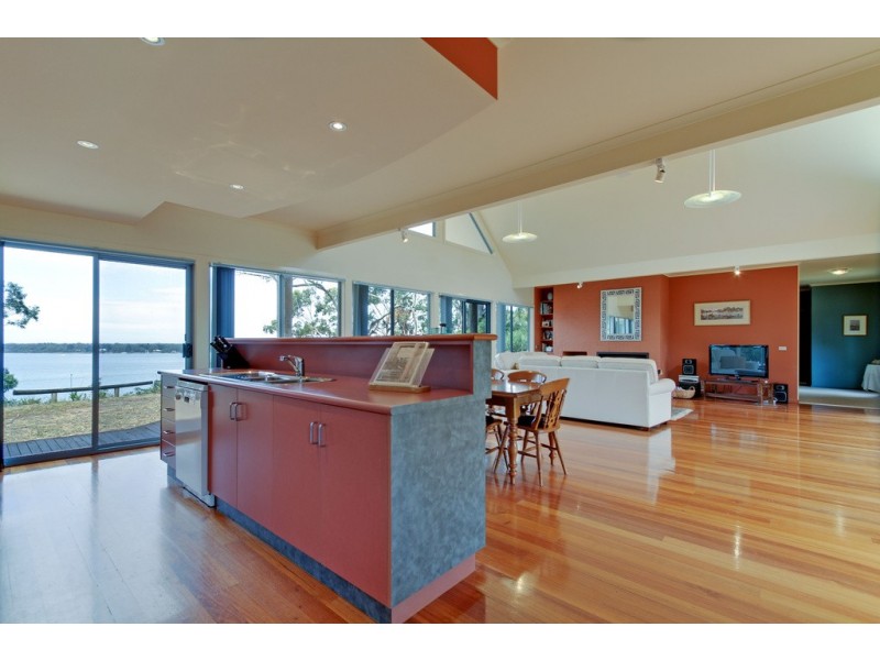 11 Bayview Court, Metung VIC 3904