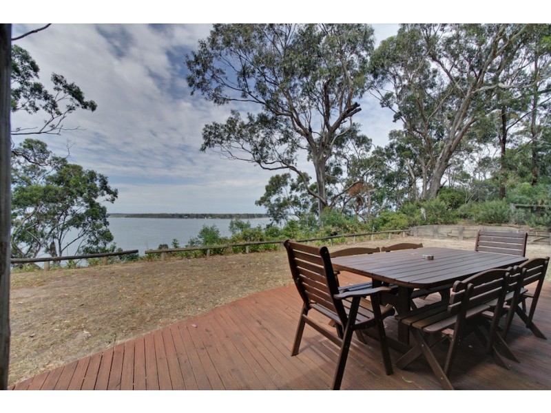 11 Bayview Court, Metung VIC 3904