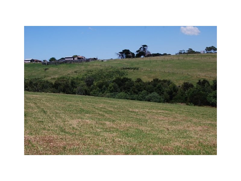 83 Stirling Drive, Lakes Entrance VIC 3909