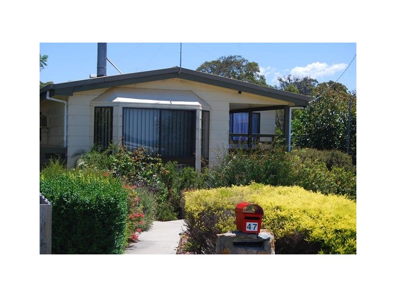 47 Seaview Parade, Lakes Entrance VIC 3909