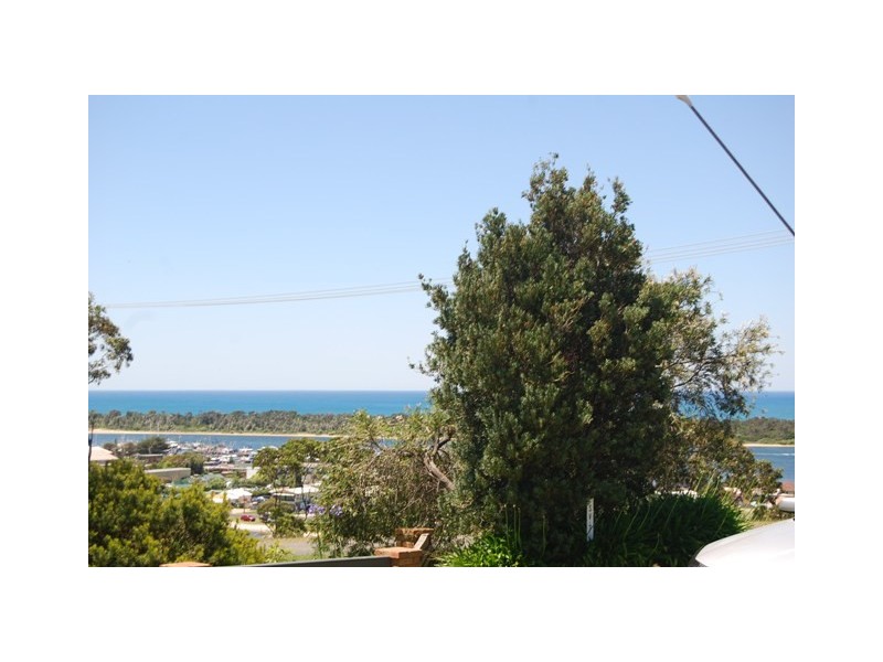 47 Seaview Parade, Lakes Entrance VIC 3909