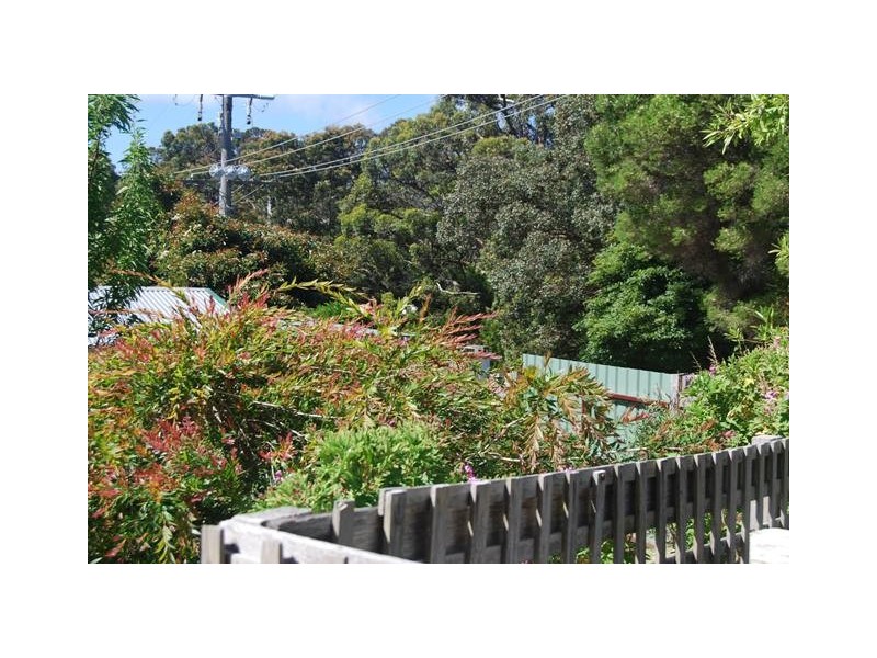 47 Seaview Parade, Lakes Entrance VIC 3909