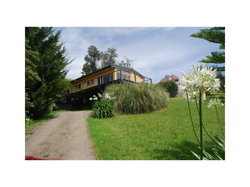 5 Outlook Avenue, Lakes Entrance VIC 3909