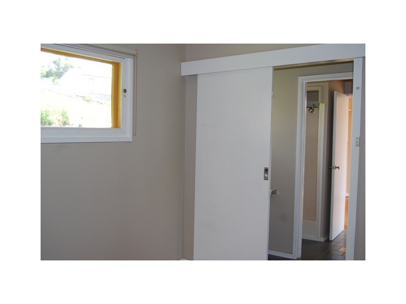 5 Outlook Avenue, Lakes Entrance VIC 3909