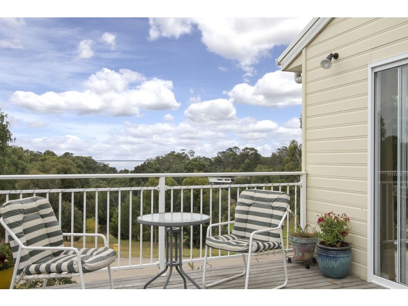 12 Kingscote Drive, Metung VIC 3904