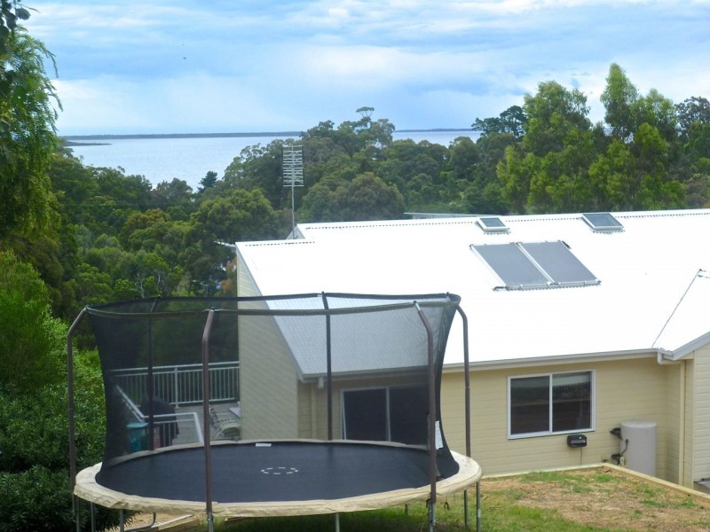 12 Kingscote Drive, Metung VIC 3904