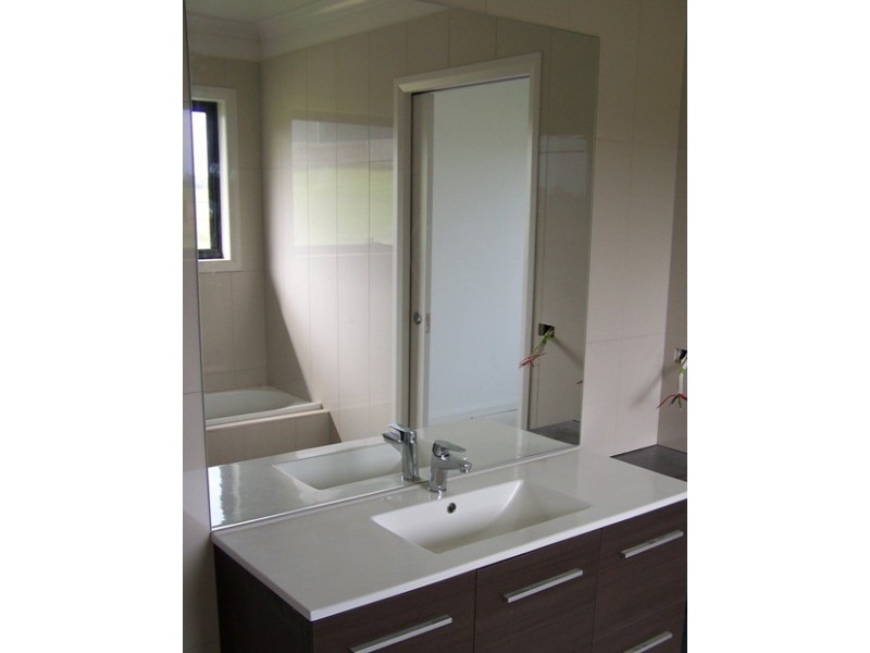 4 Lawson Drive, Lakes Entrance VIC 3909