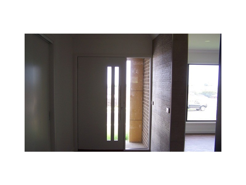 4 Lawson Drive, Lakes Entrance VIC 3909