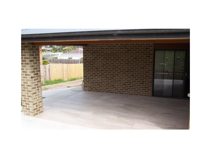 4 Lawson Drive, Lakes Entrance VIC 3909