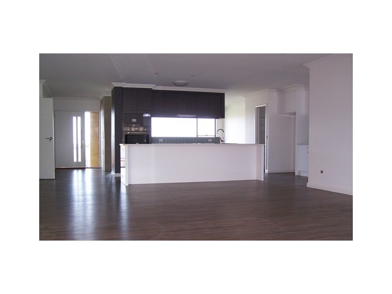 4 Lawson Drive, Lakes Entrance VIC 3909