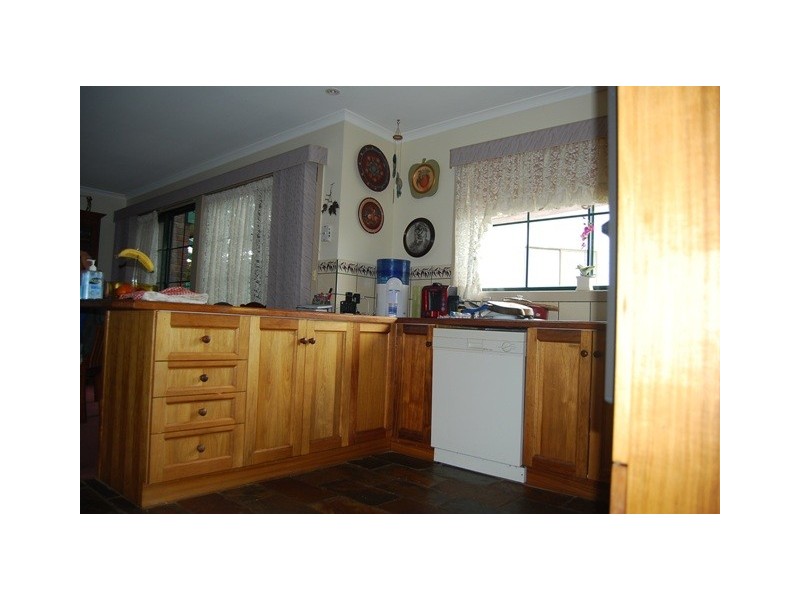 6 Panoramic Drive, Lakes Entrance VIC 3909