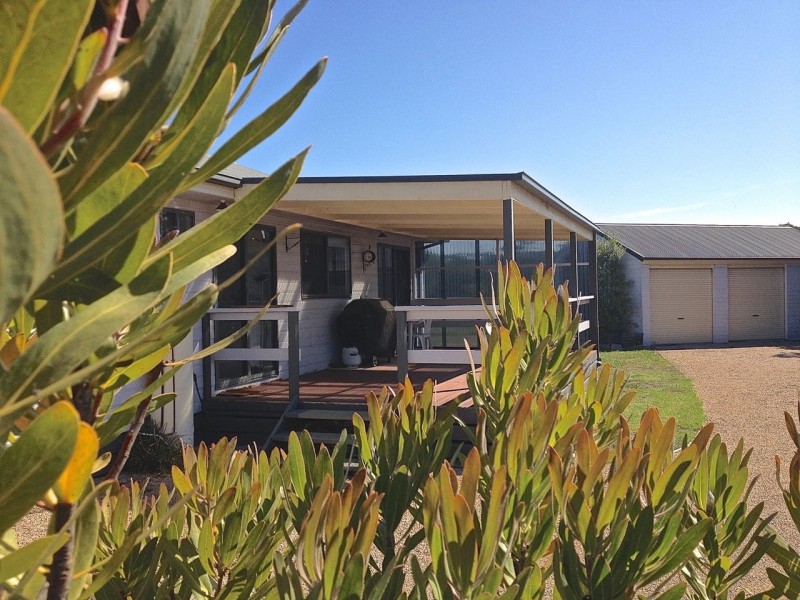 25 Tambo Boulevard, Metung VIC 3904