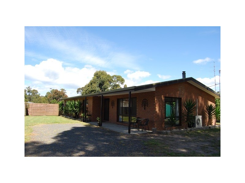20 Robertsons Road, Kalimna West VIC 3909