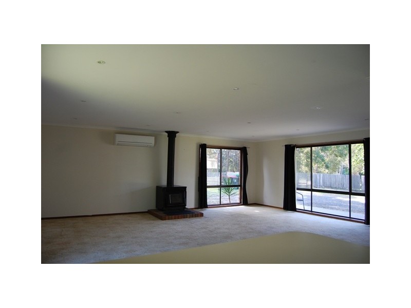 20 Robertsons Road, Kalimna West VIC 3909