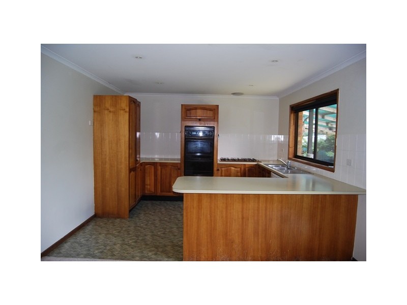 20 Robertsons Road, Kalimna West VIC 3909