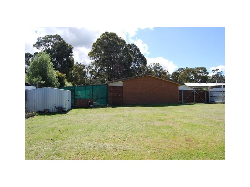 20 Robertsons Road, Kalimna West VIC 3909