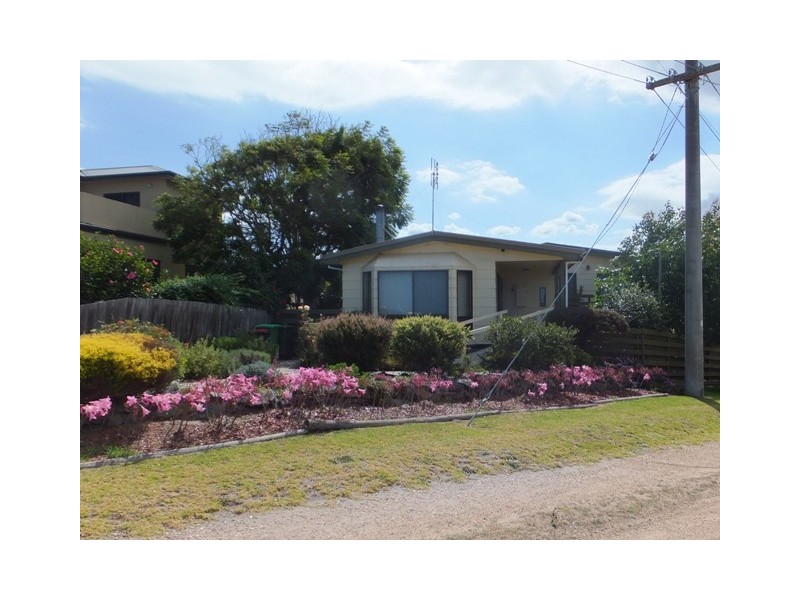 47 Seaview Parade, Lakes Entrance VIC 3909