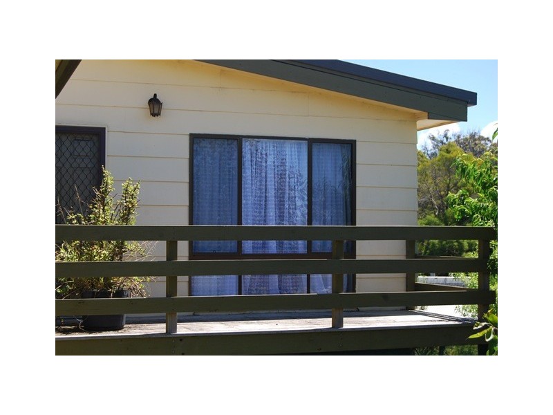 47 Seaview Parade, Lakes Entrance VIC 3909