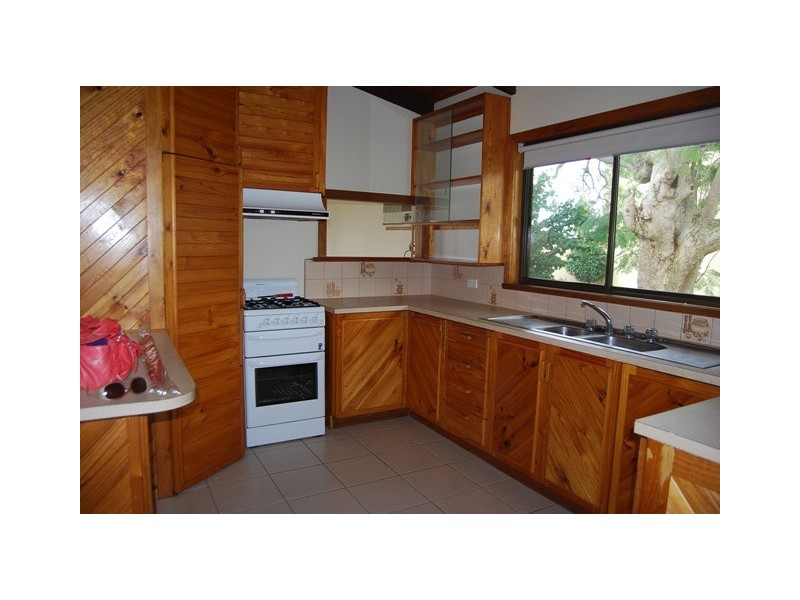 47 Seaview Parade, Lakes Entrance VIC 3909