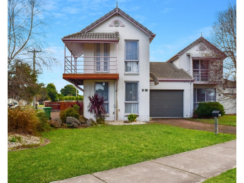 1/27 Roadknight Street, Lakes Entrance VIC 3909