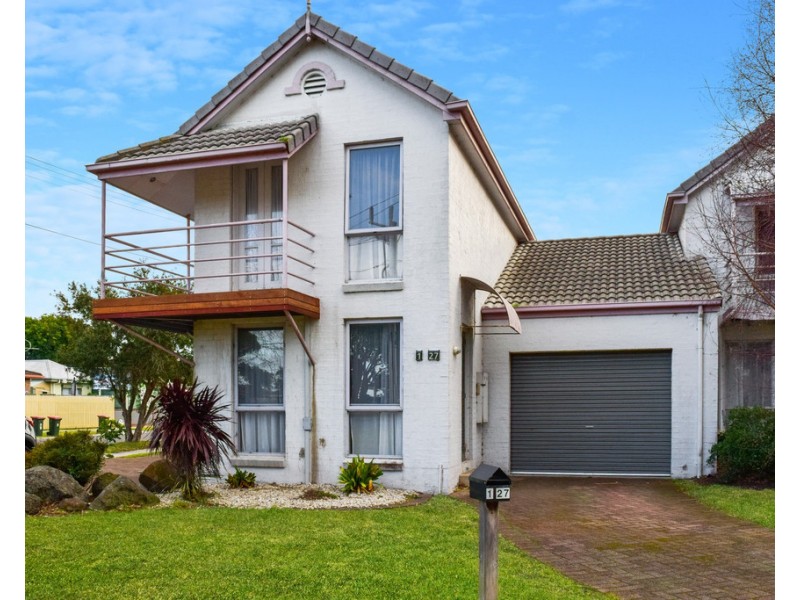 1/27 Roadknight Street, Lakes Entrance VIC 3909
