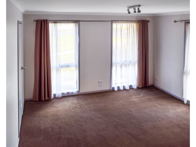 1/27 Roadknight Street, Lakes Entrance VIC 3909