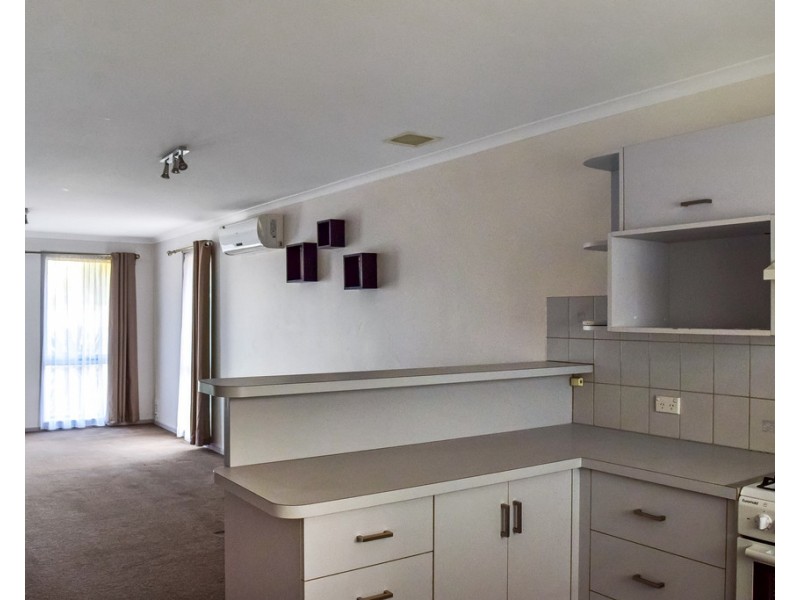 1/27 Roadknight Street, Lakes Entrance VIC 3909