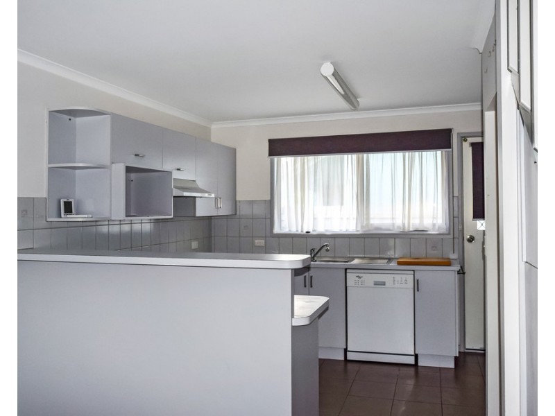 1/27 Roadknight Street, Lakes Entrance VIC 3909