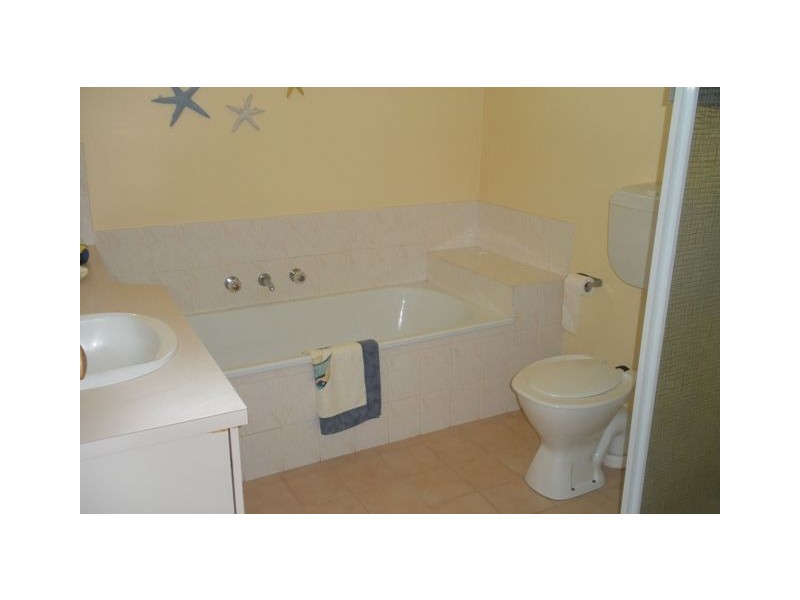 133 Golf Links Road, Lakes Entrance VIC 3909