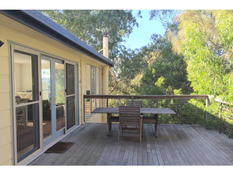 8 Wood Street, Metung VIC 3904