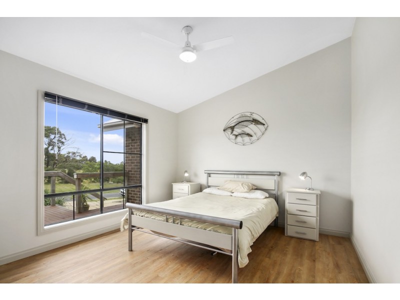 16 Falcon Grove, Metung VIC 3904