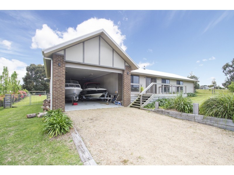 16 Falcon Grove, Metung VIC 3904