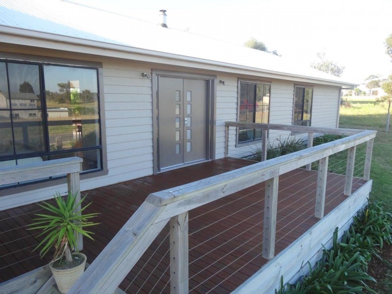 16 Falcon Grove, Metung VIC 3904